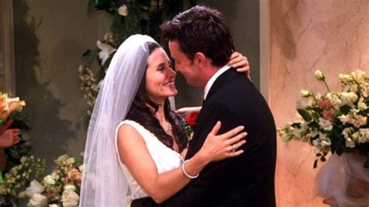 5 Reasons Monica & Chandler Are The Best Couple (& 5 Reasons They're The Worst)