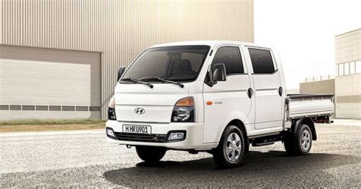 A white Hyundai H100 A white Hyundai H100