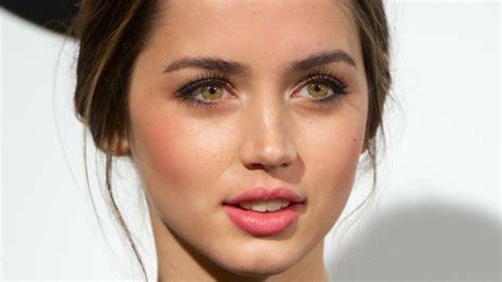 Ana De Armas in Denim Shorts Shops in NYC 08/26/2017 &bull; CelebMafia