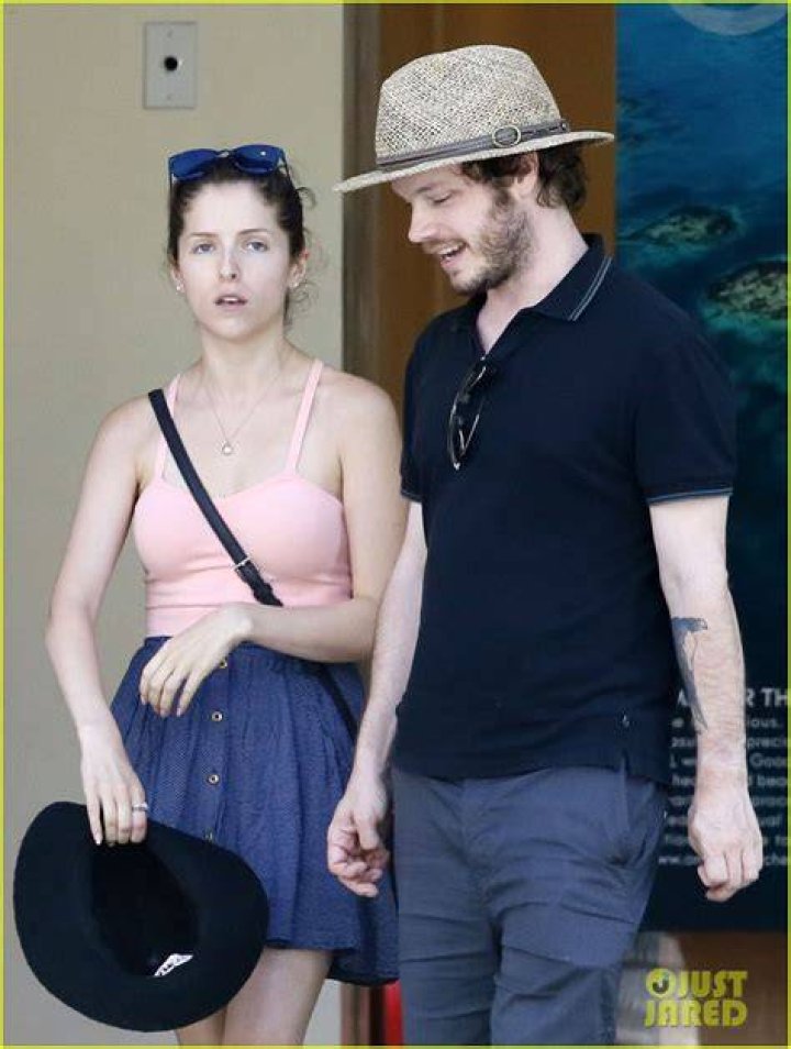 Anna Kendrick and Her Boyfriend on Vacation in Hawaii POPSUGAR