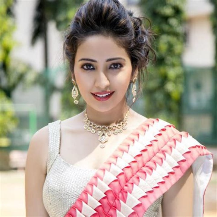 Asha Negi Pic