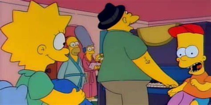 Bart sings Happy Birthday Lisa in The Simpsons