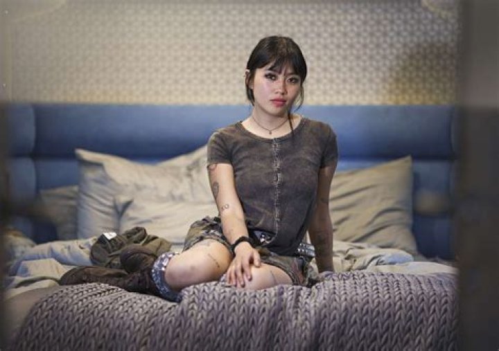 Beabadoobee on Opening for Taylor Swift and Filipino Representation