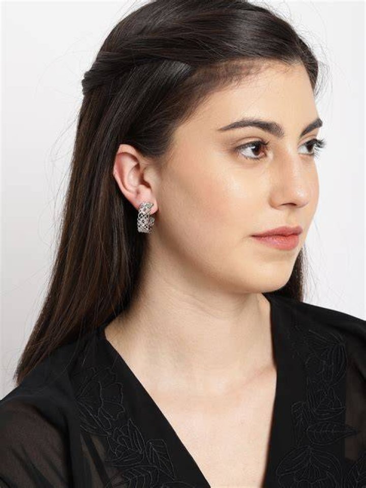 Buy Ayesha Silver Toned Contemporary Jewelry Set Online