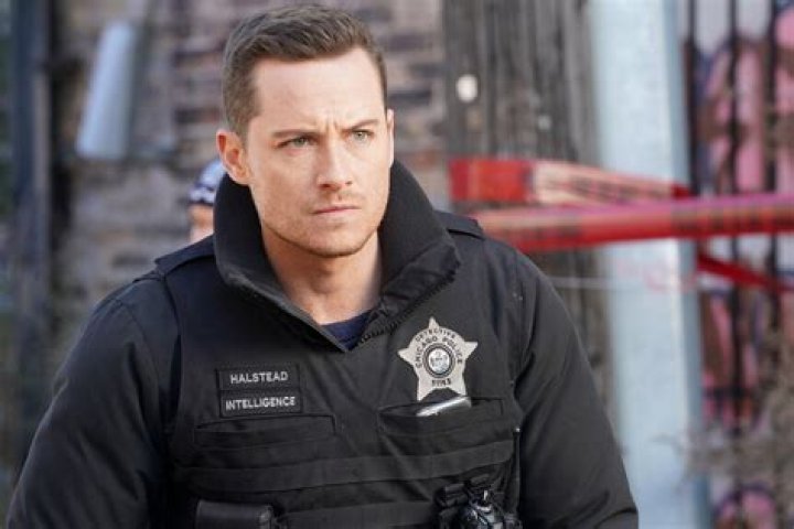 Chicago PD Season 11 Story Tease Promises An Update On Halstead & Upton's Future