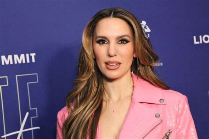 Christy Carlson Romano