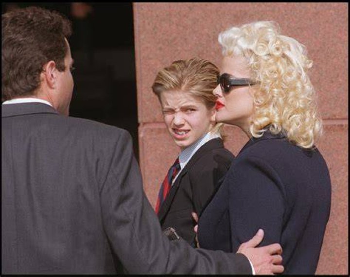Daniel Wayne Smith Was Far from a Party Animal &mdash; Facts about Anna