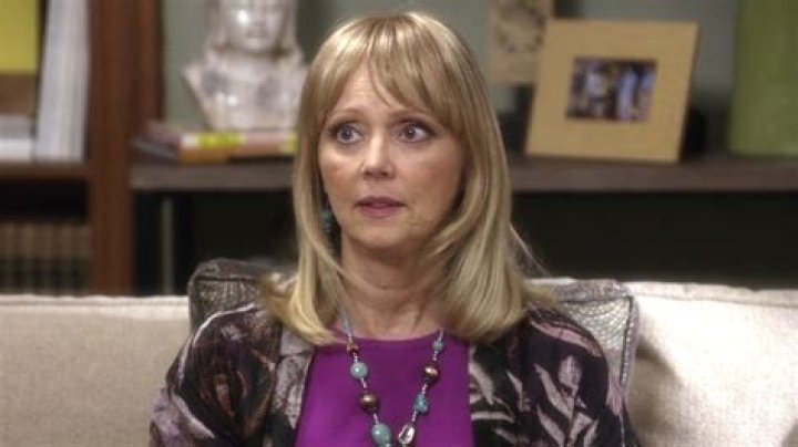 DeDe in Modern Family