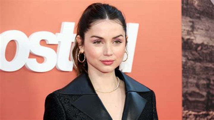 Did Ana de Armas have Plastic Surgery? Nose Job, Body Measurements