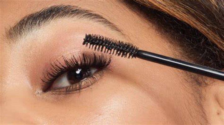 Here's How Long Your Mascara Really Lasts