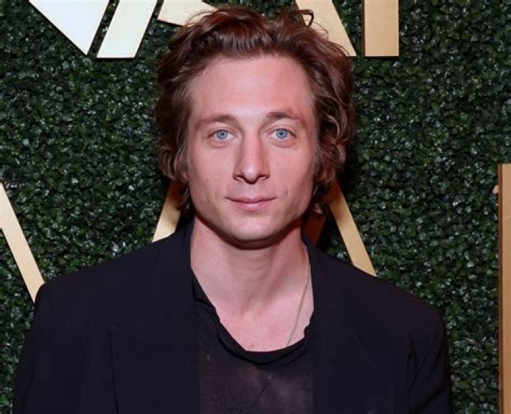 Jeremy Allen White net worth