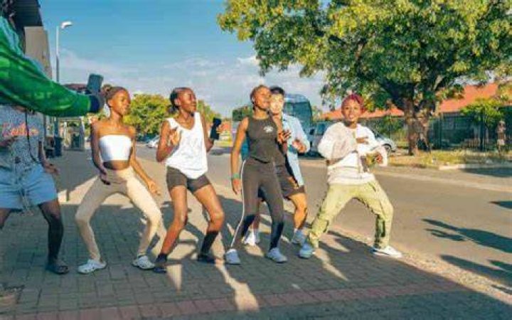Johannesburg student does amapiano dance in TikTok video Johannesburg student does amapiano dance in TikTok video