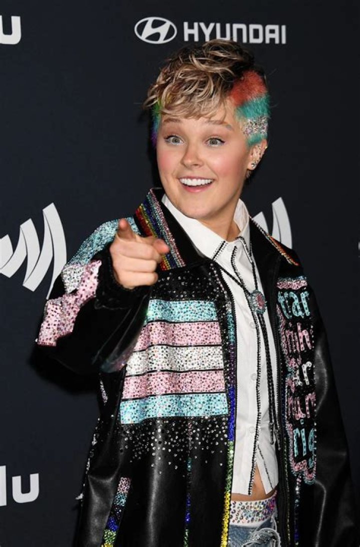 JoJo Siwa on Keeping Her Sparkle Alive in 'The J Team' for Paramount+