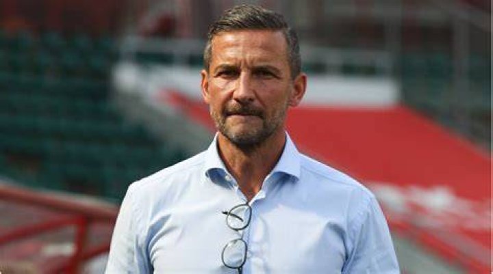 Josef Zinnbauer's salary
