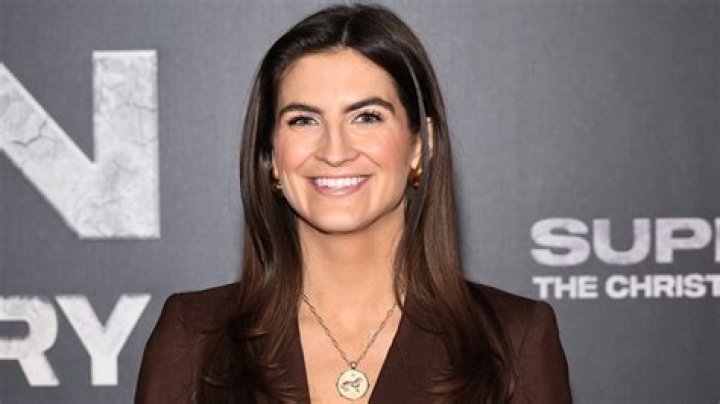 Kaitlan Collins Necklace: A Complete Guide To Her Iconic Style