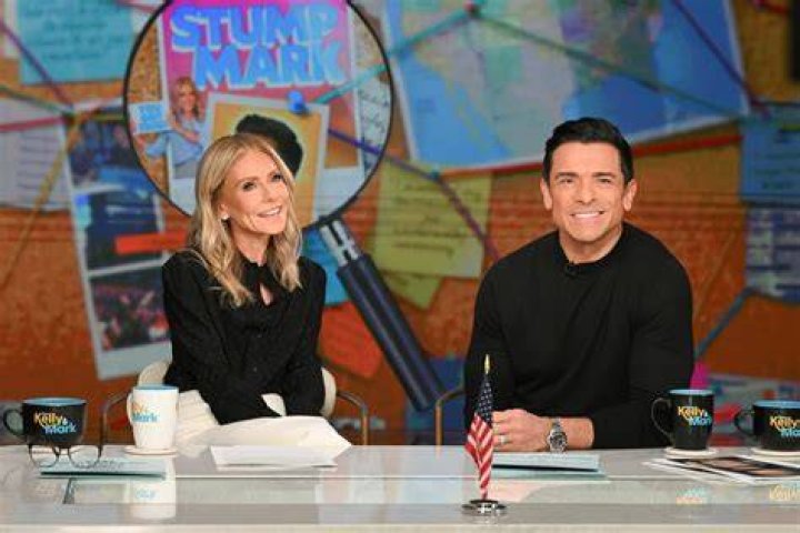 Kelly Ripa height