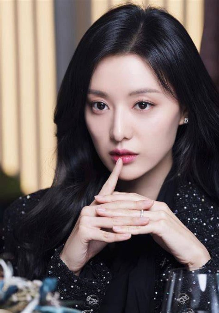 Kim Ji Won's Feet I piedi di Kim Ji Won Celebrities Feet 2023
