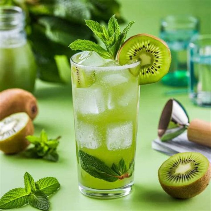Kiwi and berry bliss