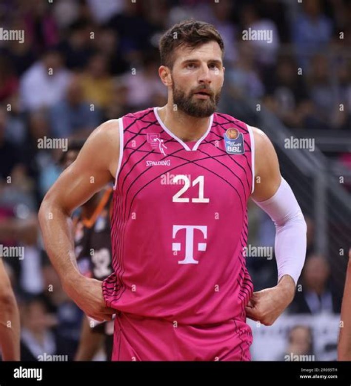 Leon Kratzer, Deane Williams Telekom Baskets Bonn Till Pape BG