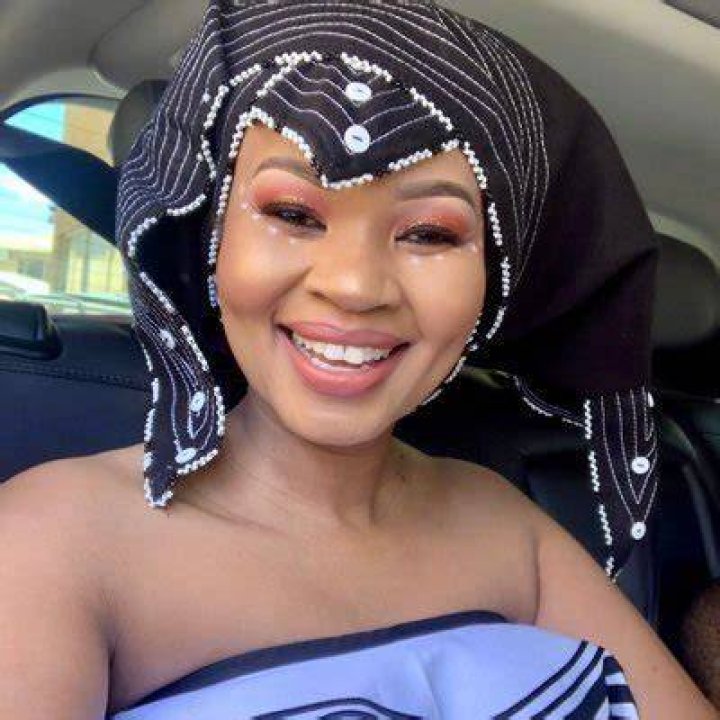 Lulu Hela's biography