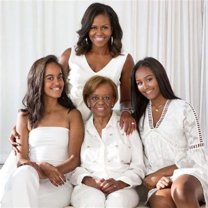 Michelle Obama Encourages Her Daughters to Accept Their Bodies &lsquo;They