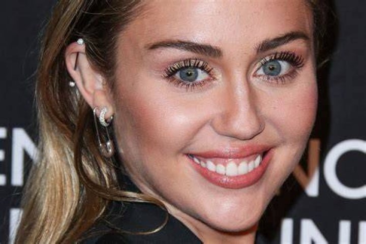 Miley Cyrus' teeth