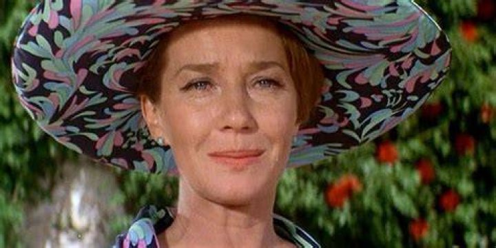 Moneypenny welcomes Bond as he comes back from his Portugal trip in On Her Majesty's Secret Service