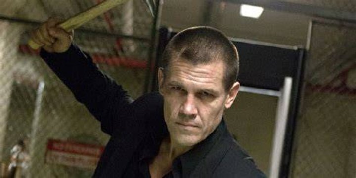Oldboy 2013 Hammer Scene