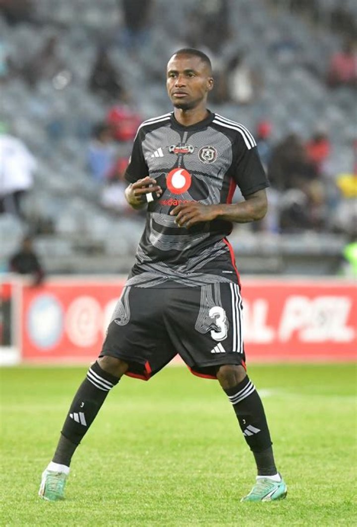 Orlando Pirates forward Thembinkosi's salary has been revealed.