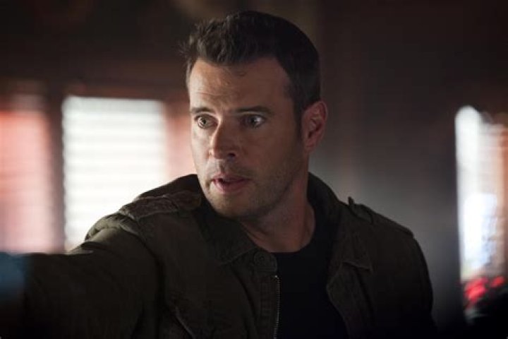Patrick Devins Scott Foley Scott foley, True blood, Scott foley scandal