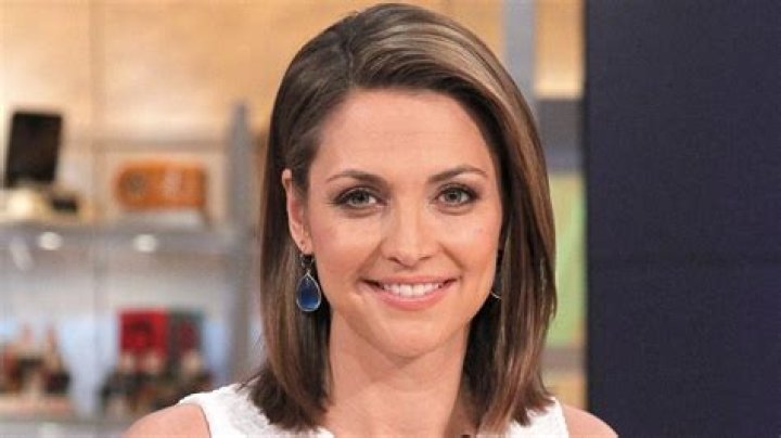 Paula Faris net worth