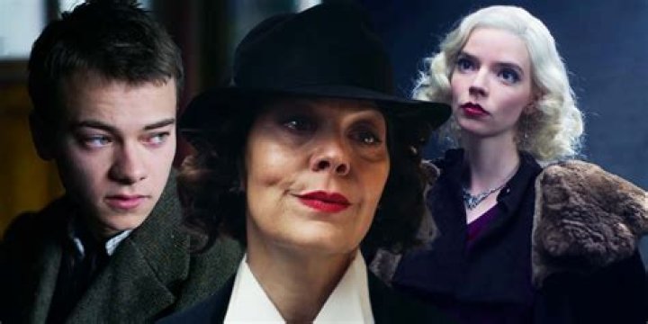 Peaky Blinders characters Grace and Tommy Shelby played by Annabelle Wallis and Cillian Murphy dance together