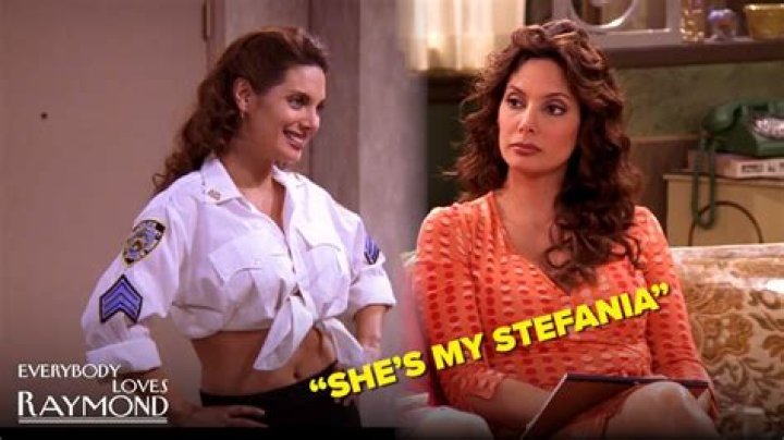 Robert and Stefania in Everybody Loves Raymond 2