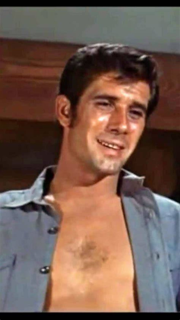 Robert Fuller height