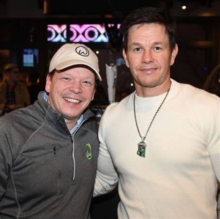 Robert Wahlberg Siblings, Net Worth, Wife Family, Wiki, Bio Networth