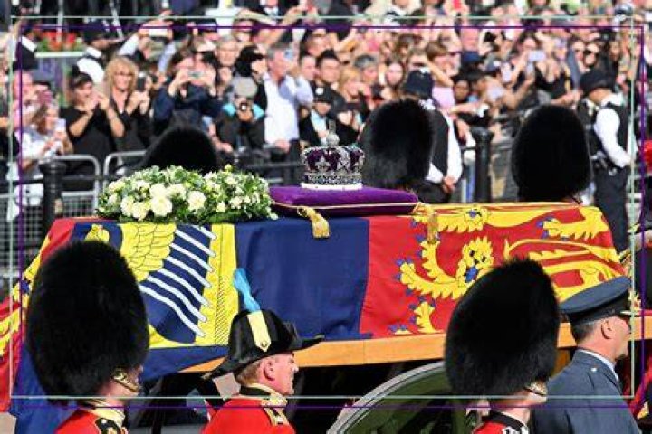 Rod Stewart Has A Surprising Connection To The Queen's Funeral