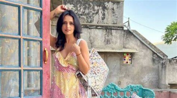Roshni Chopra Pic