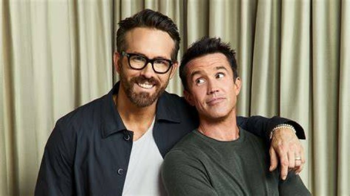 Ryan Reynolds and Rob McElhenney recreate famous Wham! cover and it&rsquo;s