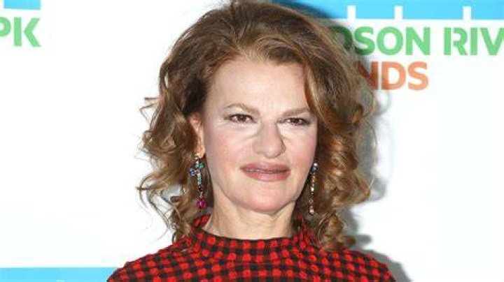 Sandra Bernhard height