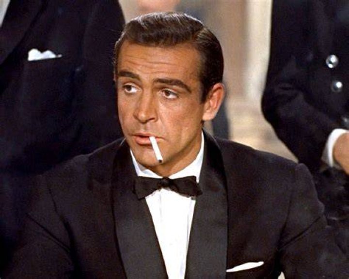 Sean Connery as James Bond and Desmond Llewelyn as Q in From Russia With Love