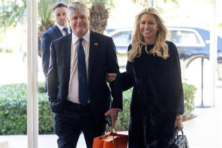 Sean Hannity and Ainsley Earhardt 'have been dating for quite some time