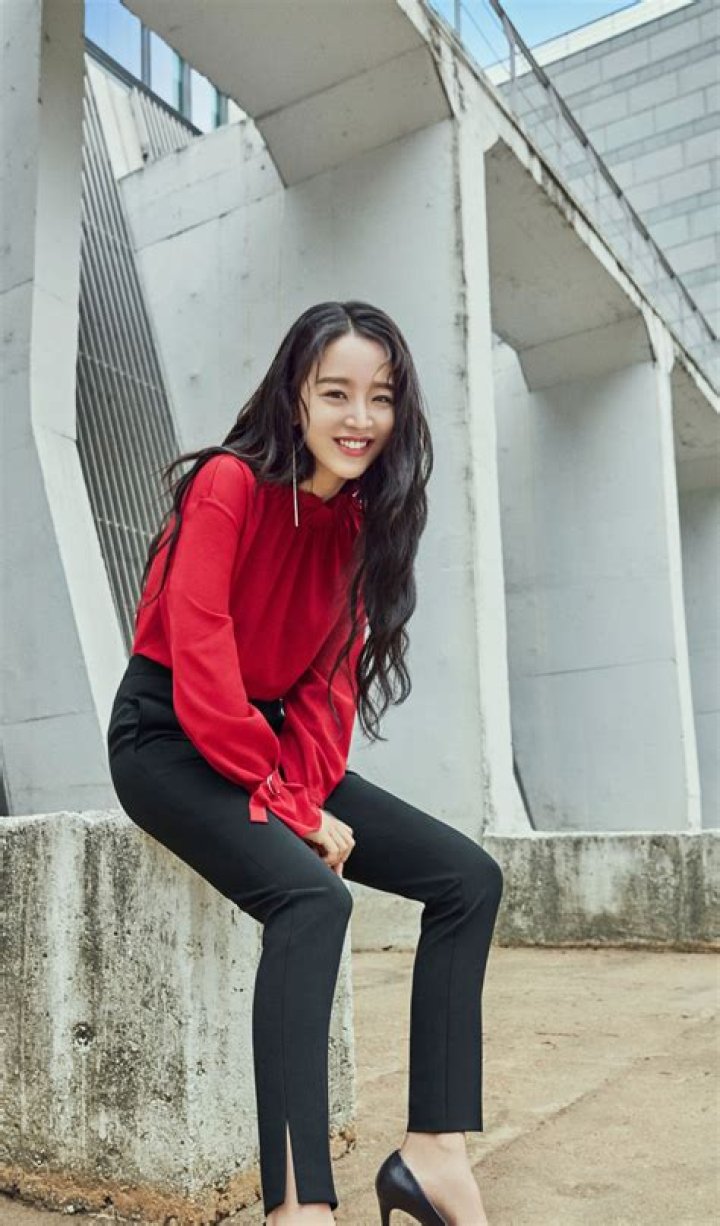 Shin Hye Sun Photoshoot for it MICHAA F/W 2018 &bull; CelebMafia