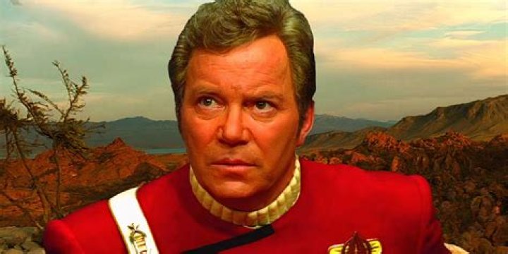 Star Trek: How Old Every Captain Was In Each Series