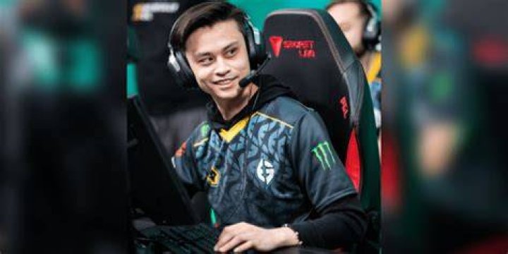 Stewie2k age