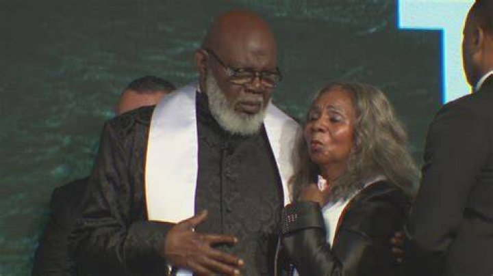 T.D. Jakes Biography, Age, Wife, Books, Youtube, House.