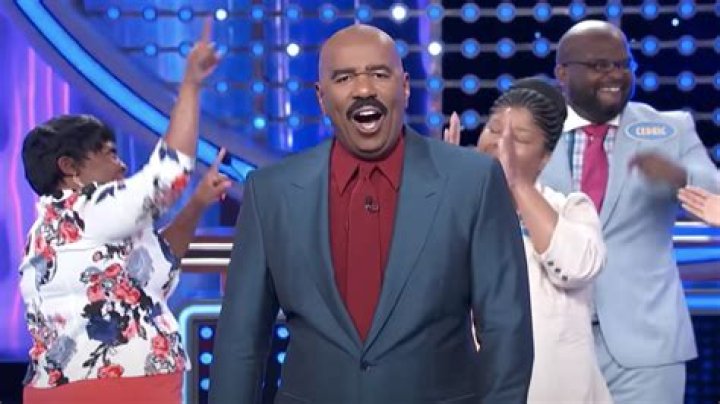The hosts of French game show Des Chiffres Et Des Lettres