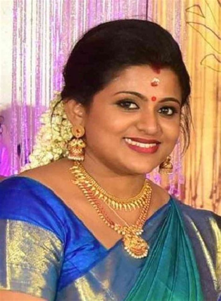 Veena Nair Images