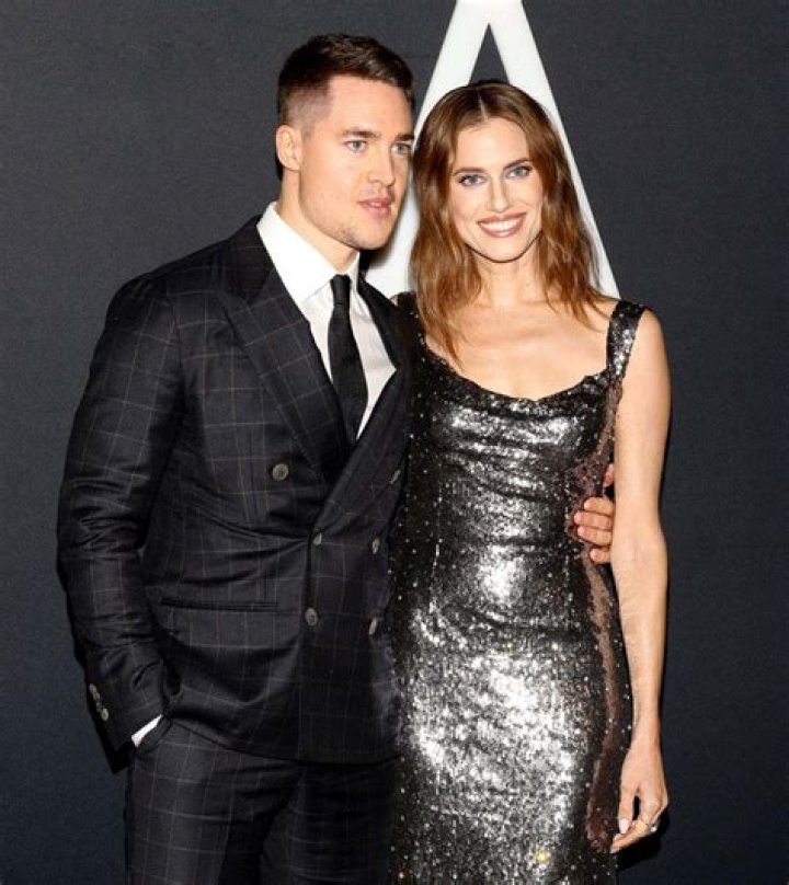 Who is Alexander Dreymon married to? Who is Alexander Dreymon married to?