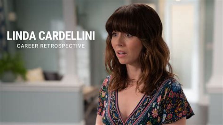 
Who is Linda Cardellini’s Husband ? Or Is She Still Single ?

