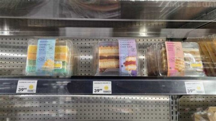 Woman Plugs South Africans With Woolies R40 Cake Slice on Twitter, Mzansi Thankful for Cheap Dessert